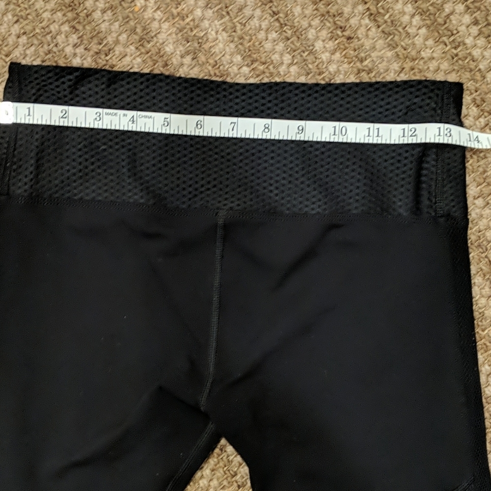 Lorna Jane Mesh Capri Leggings - Picture 6 of 6
